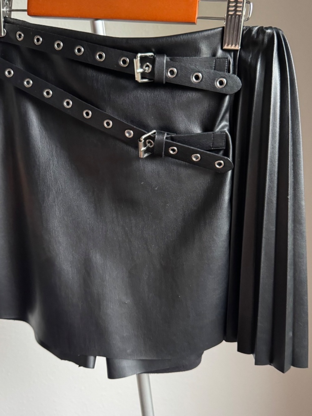 Zara Faux Leather Pleated Mini Skort Sz M - Picture 6 of 6